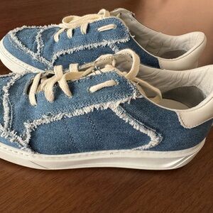Jennifer Tattanelli mens 41 limited  Denim Athletic Shoes with Cream Details
